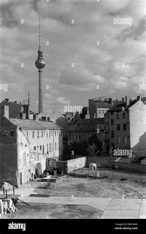 View Over The Auguststrasse On The Tv Tower Towards Today S Sophienhoefe Spandau Suburb