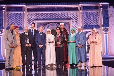 تطوير التنظيم والإشهار على مستوى وزارة السياحة ووكالات الأسفار. وزارة السياحة ودار الصانع يُكرمان صُناعاً تقليديين بصٓمُوا ...
