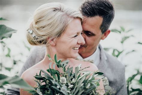 Unsere exklusiven brautkleider sind unnachahmlich und bieten alles, was sie sich für einen der wichtigsten. #Hochzeitsfotografiepassau #Hochzeitsfotografpassau # ...