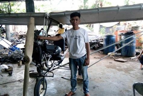 5.154 indonesia viral vídeos gratuitos encontrados en xvideos con esta búsqueda. Viral Montir Motor Asal Pinrang Rakit Pesawat dari Barang Bekas - Berita dotclick