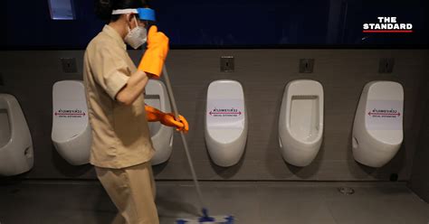 ห้องน้ำชายในห้างยุคโควิด-19 ต้องใช้บริการแบบรักษาระยะห่าง ป้องกันการ ...