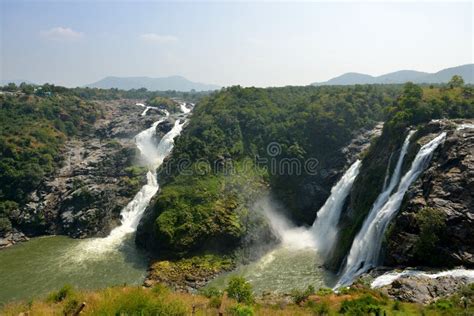 Shivanasamudra Falls In Karnataka India Stock Image Image Of Rocks