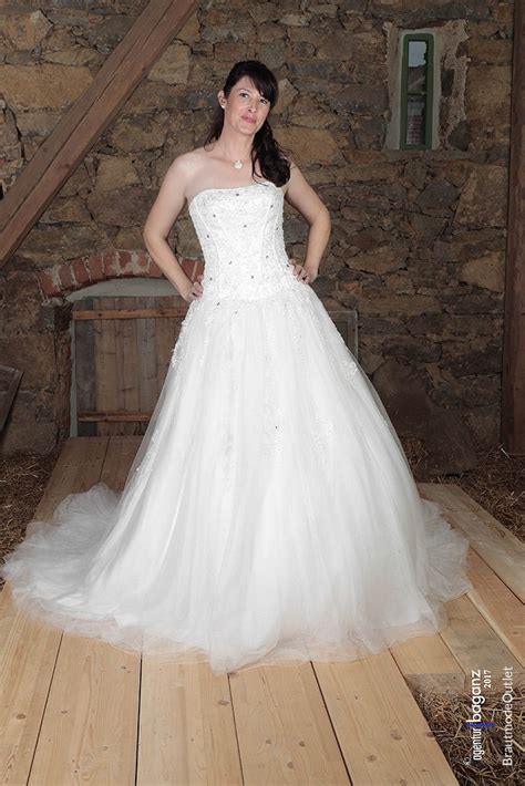 Second hand brautkleider | suchst du nach einem günstigen, aber dennoch qualitativ hochwertigem brautkleid? BrautmodeOutlet Bautzen - Brautmode Kollektion Princess ...