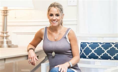 Nicole curtis is 5 feet 3 inches tall. Who is Nicole Curtis's Husband? Sibling & Quick Facts