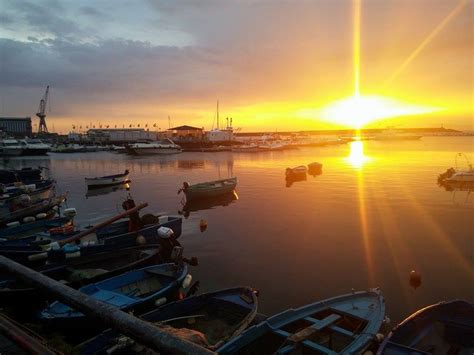 Find accommodations in castellammare di stabia with the hotel list provided below. Castellammare di Stabia, cercasi tramonto
