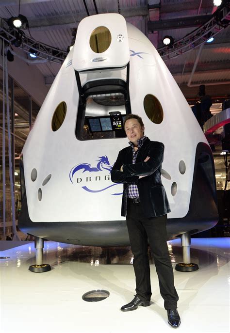 Mars Ahead? SpaceX Unveils Dragon V2 Capsule for Astronaut Trips