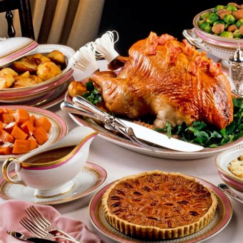 If you are staying at one of the boston hotels serving thanksgiving dinner, check for special packages including dinner and perhaps other goodies such as tickets or discounts. Family Meal Just $29.99 At Boston Market! http://feeds ...
