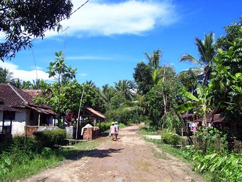 Gambar animasi romantis suami istri hd paling keren download now t. Sekelumit tentang Pulang Kampung - dakwatuna.com