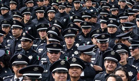 ¿cuánto Ganan Los Policías Federales En México Via Laviejaguardiaa