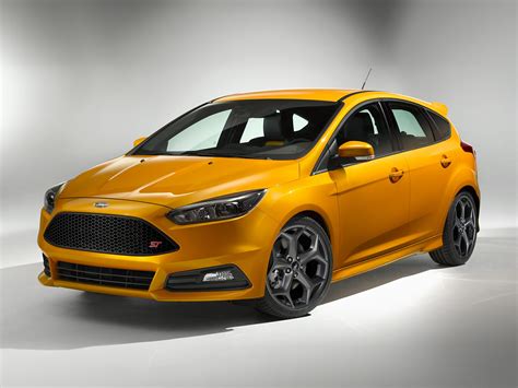 2016 Ford Focus ST - Price, Photos, Reviews & Features