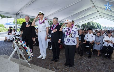 Veterans Day Ceremony At Punchbowl Lauds Service Honolulu Star Advertiser