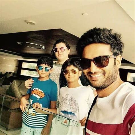 Mahesh babu and wife namrata shirodkar recently took to their instagram to wish their fans and admirers a happy janmashtami. Sudheer Babu Height, Age, Caste, Wife, Family, Biography ...