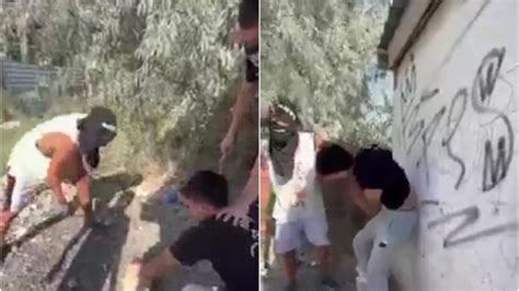 Били битой и кувалдой жестокое избиение парней сняли на видео в Актау 15 сентября 2022 15 13