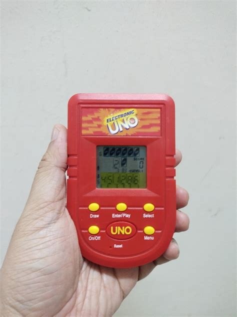 Vintage 2001 Mattel Uno Electronic Handheld Travel Pocket Game Hobbies
