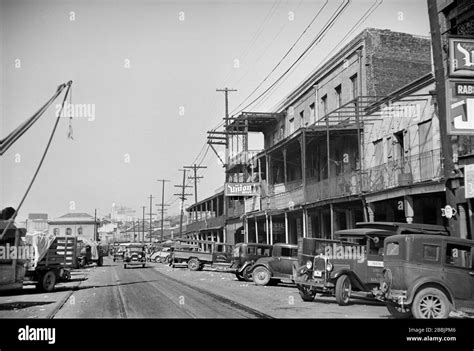 Street Scene Marketplace New Orleans Louisiana Usa Carl Mydans Us Resettlement