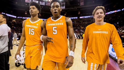 Tennessee Leads Duke In Mens Basketball Coaches Poll