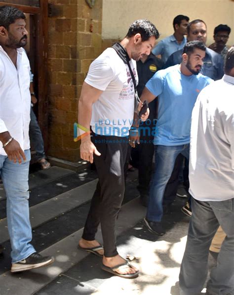 Photos Rakesh Roshan John Abraham And Vatsal Sheth At Ajay Devgns House John Abraham Images