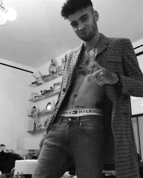 Zayn Malik Underwear ♥zayn Malik Displays His Tattoos As He Goes