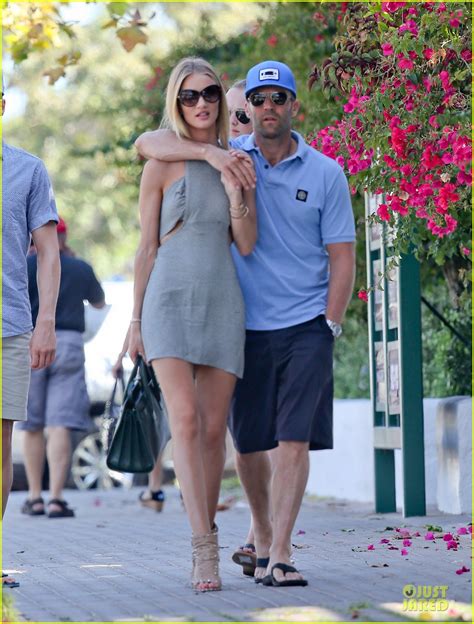 Photo Rosie Huntington Whiteley Jason Statham Cant Keep Hands Off Each Other 12 Photo 3150686