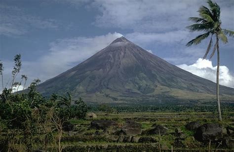 The Worlds Most Inspiring Volcanoes Volcano World Active Volcano