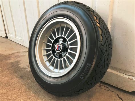 I think of putting a high pressure tire (> 40 psi) and with a measurement smaller than 20 x 1.5 that was what came from the factory on the bike. Wheel + Tire Sizes / Options | BMW E9 Coupe Discussion Forum