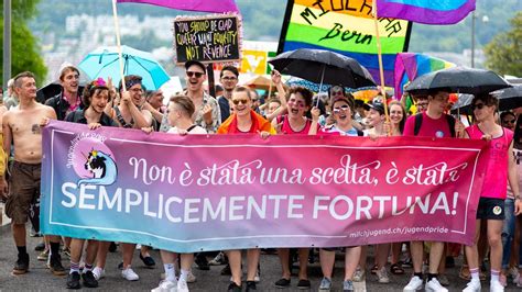 Zürich Pride Festival Lesben Schwule Bisexuelle Und Transmenschen Für Jugendliche Die Sich