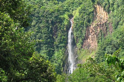 Découvrez Les Trois Chutes Du Carbet En Guadeloupe