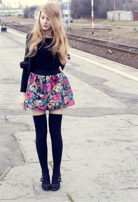 How To Wear Knee High Socks 19 Stylish Outfit Ideas The Socks Better