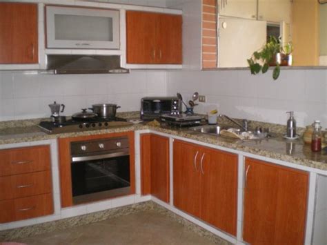 Mira algunas de las si tienes una casa de campo o simplemente eres de las que ama el estilo rústico o industrial, entonces deberás ver estas cocinas rústicas de obra que te. Dekor: Cocinas