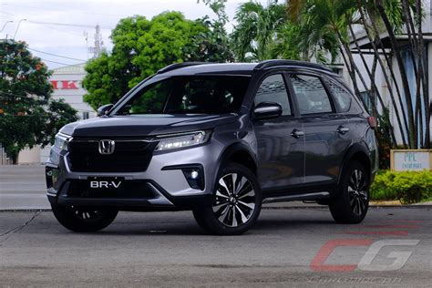here are the complete specs prices of the 2023 honda br v w specs carguide ph philippine