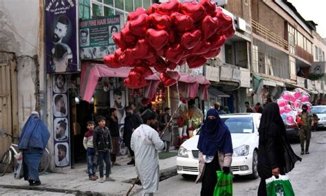 Taliban Look To Private Sector To Save Afghan Economy From Collapse