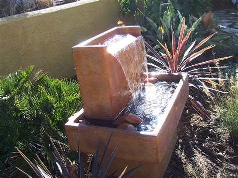 The 2 Minute Gardener Photo Rectangular Water Fountain