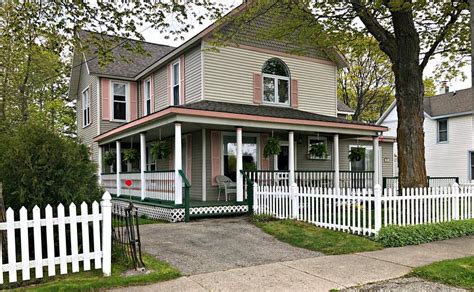 Our main season for michigan vacation rentals runs from memorial day to labor day. Lady Mary Angeline UPDATED 2020: 4 Bedroom House Rental in ...