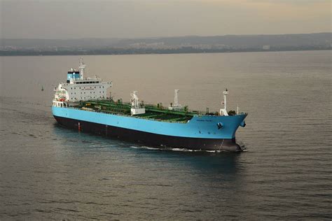 Maersk Tanker Fuels US Navy Tanker At Sea