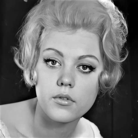 Margaret Nolan Glamour Model And Actress 1960s Roldschoolcool