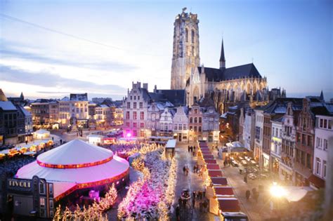 Mechelen is a city and municipality in the province of antwerp in the flemish region of belgium. Mechelen zet in op grotere kerstmarkt (Mechelen) - Gazet ...