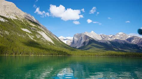 Maligne Lake In Jasper Alberta Expediaca