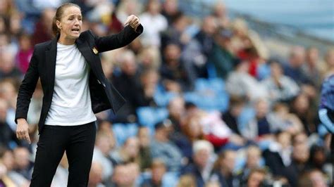 Casey Stoney Manchester United Women S Manager Signs Extended Contract
