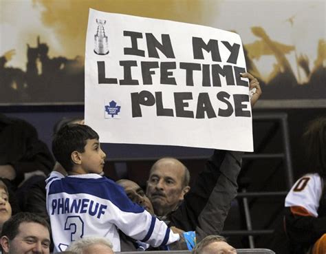16 Awesome Hockey Fan Signs Sports Humor Hockey Humor Hockey Fans