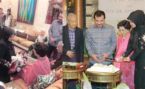 Isteri perdana menteri, dr siti hasmah mohd ali, menunjukkan bakat biola dengan memainkan lagu pahlawan ku pada majlis. Hebatnya Siti! Rai Ulangtahun Perkahwinan Tun M & Tun Siti ...