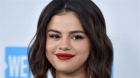 Selena Gomez Debuts Long Hair On Instagram — Photos Allure