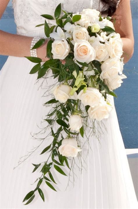 Awesome Flower Wedding Bouquet Ideas Oosile Cascading Wedding