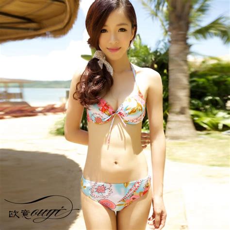 2014 New Cute Korean Female Models Swimsuit Bikini Three Piece Steel