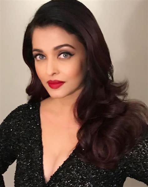 Aishwarya Rai Hairstyles Makeup Bollywood Celebrities Vogue India