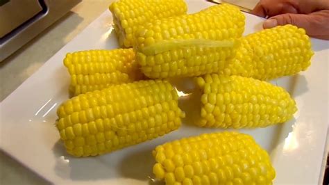 How Long Do You Boil Or Cook Sweet Corn On The Cob For Recipe Youtube