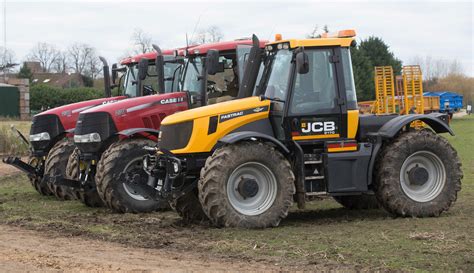 Auction Report Mix Of Classic And Modern Tractors Under The Hammer At