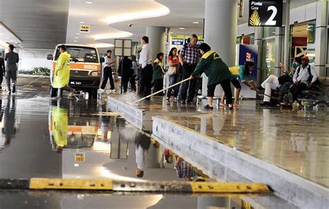 Kereta sewa lapangan terbang pulau pinang. Lapangan Terbang Antarabangsa Pulau Pinang dilanda banjir ...