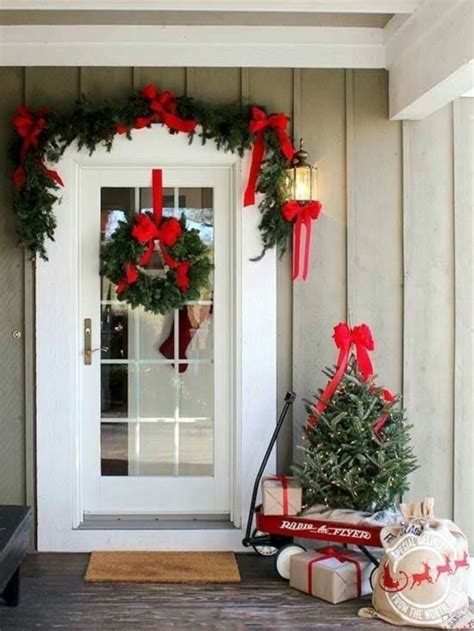 07 Cheap Diy Christmas Porch Ideas Traditional Christmas Decorations