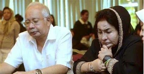 Najib dan rosmah keluar 'beraya'. Mahathir Cekal Najib Razak dan Istrinya ke Luar Negeri ...