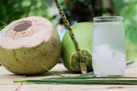Beauty Benefits Of Using Coconut Water For Skin Tikli